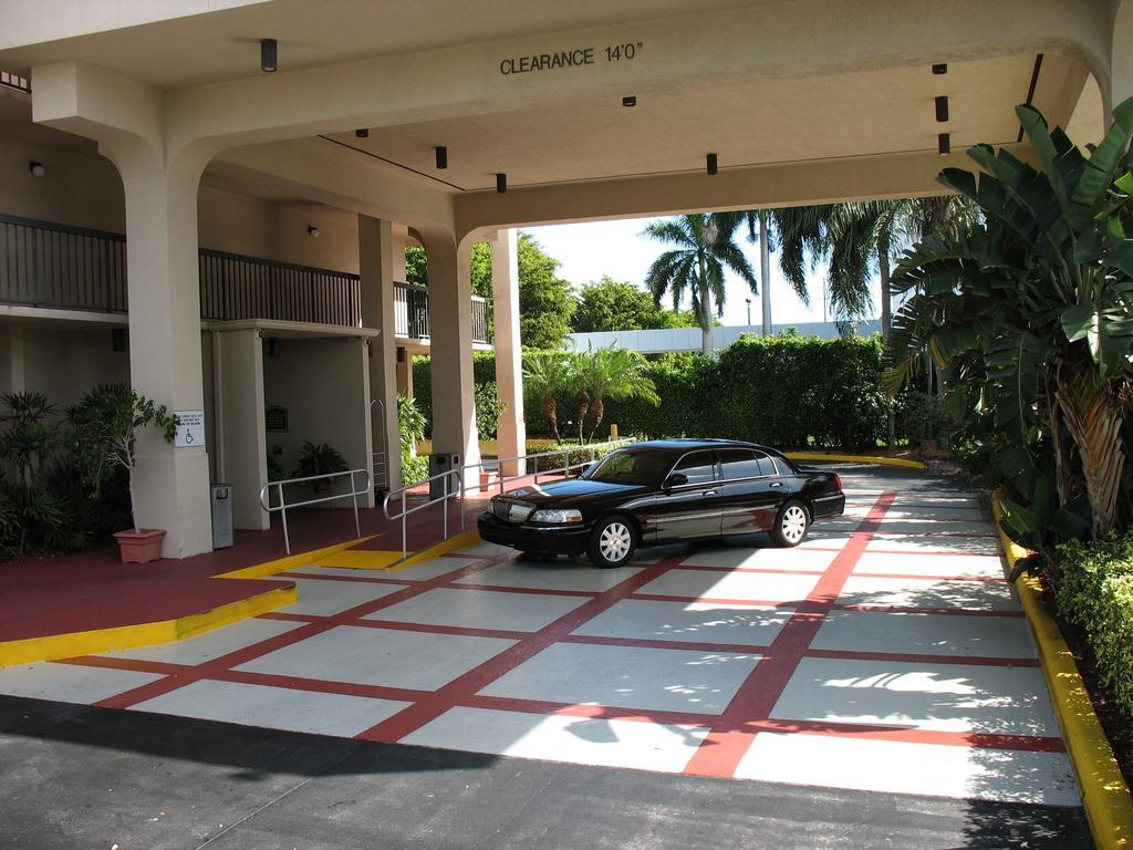 Quality Inn Palm Beach International Airport West Palm Beach Esterno foto